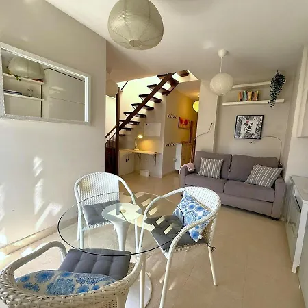 Sunny & Cosy Penthouse *