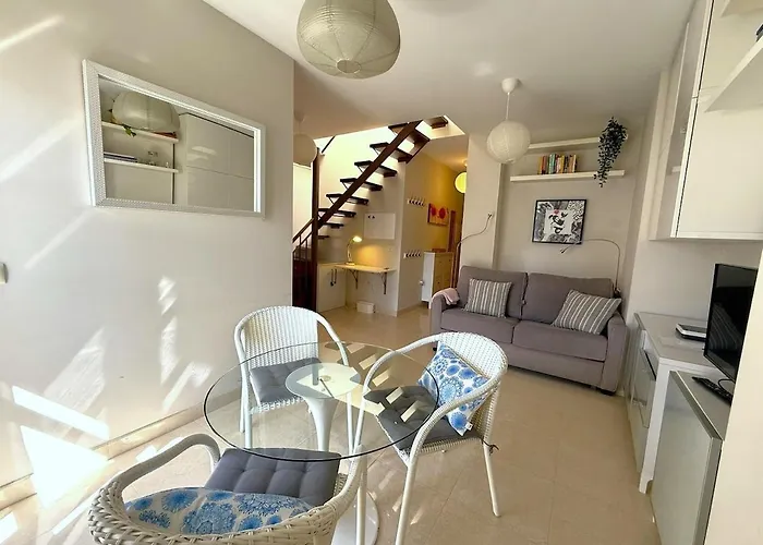 Sunny & Cosy Penthouse *